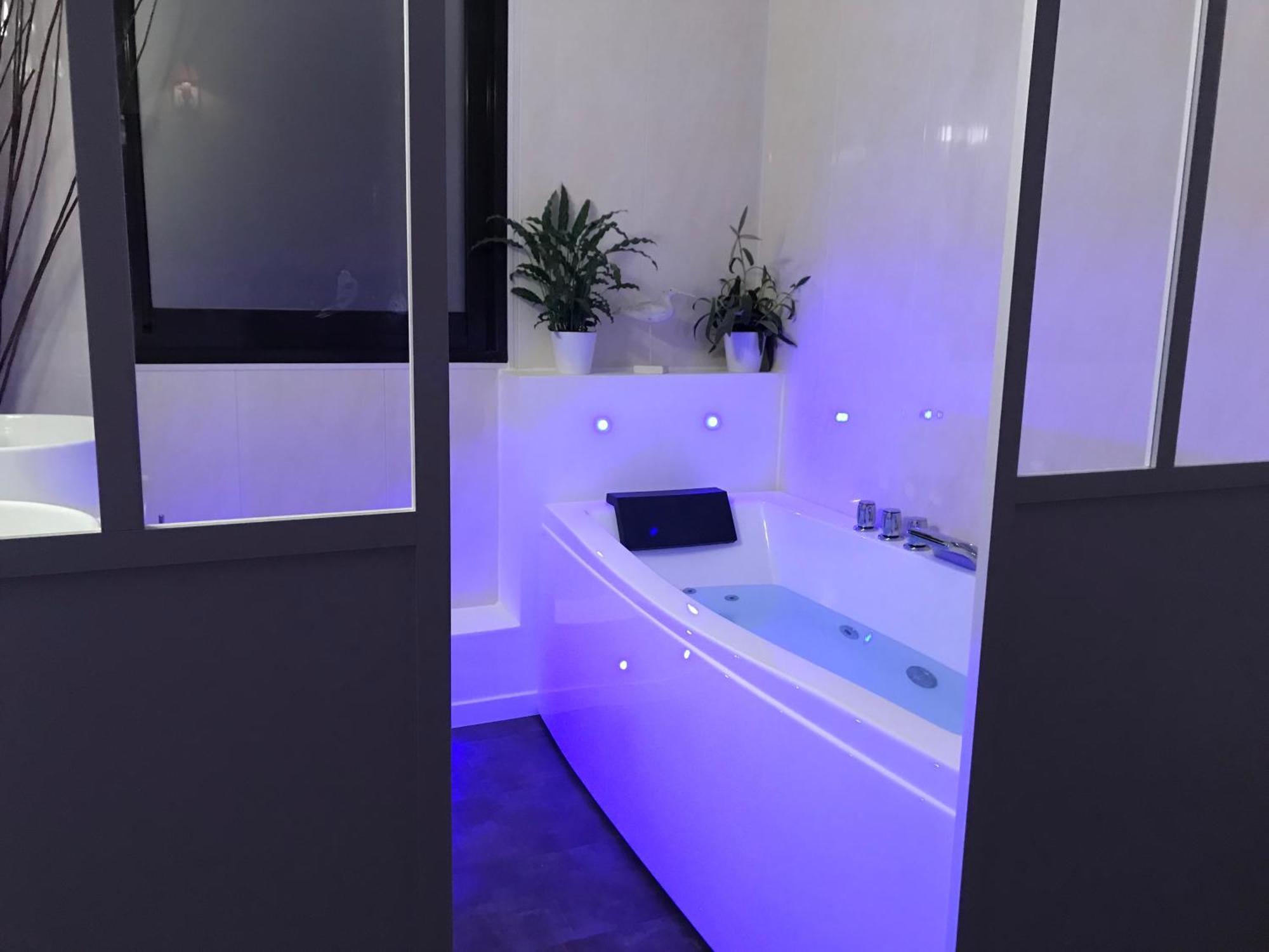 Maison D'Hotes Coeur D'Herault - Gite Et Chambres D'Hotes - Spa & Massages Péret Rom bilde
